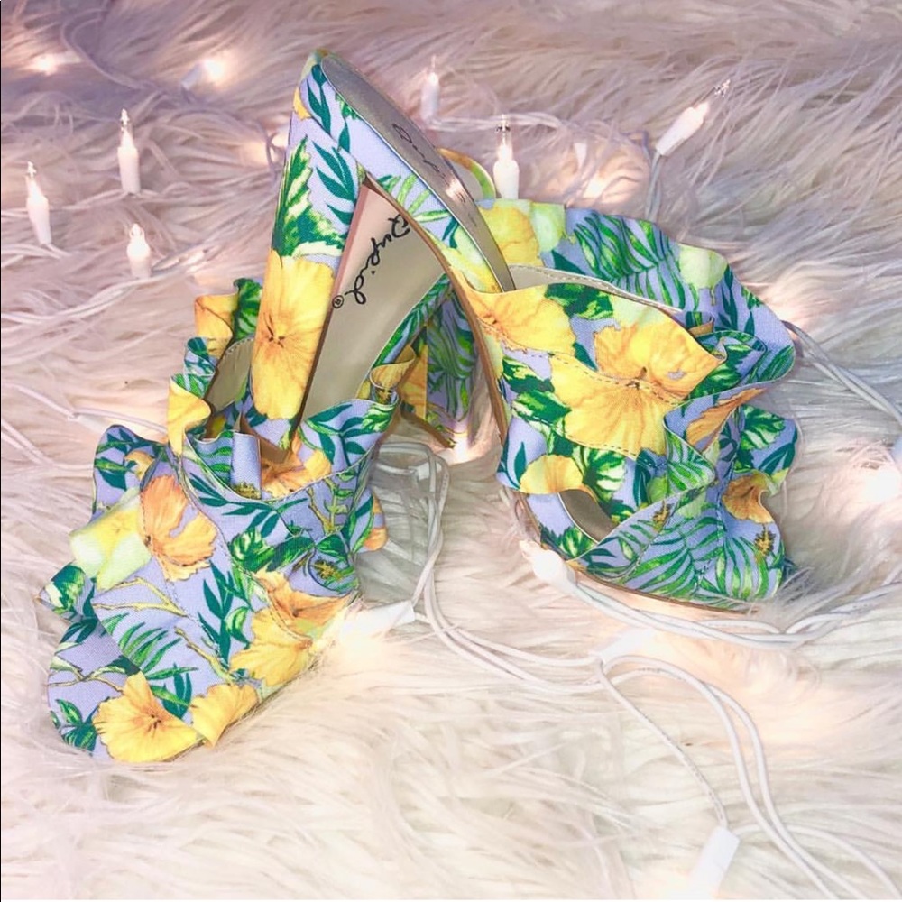 Size 6 open toed heeled mules